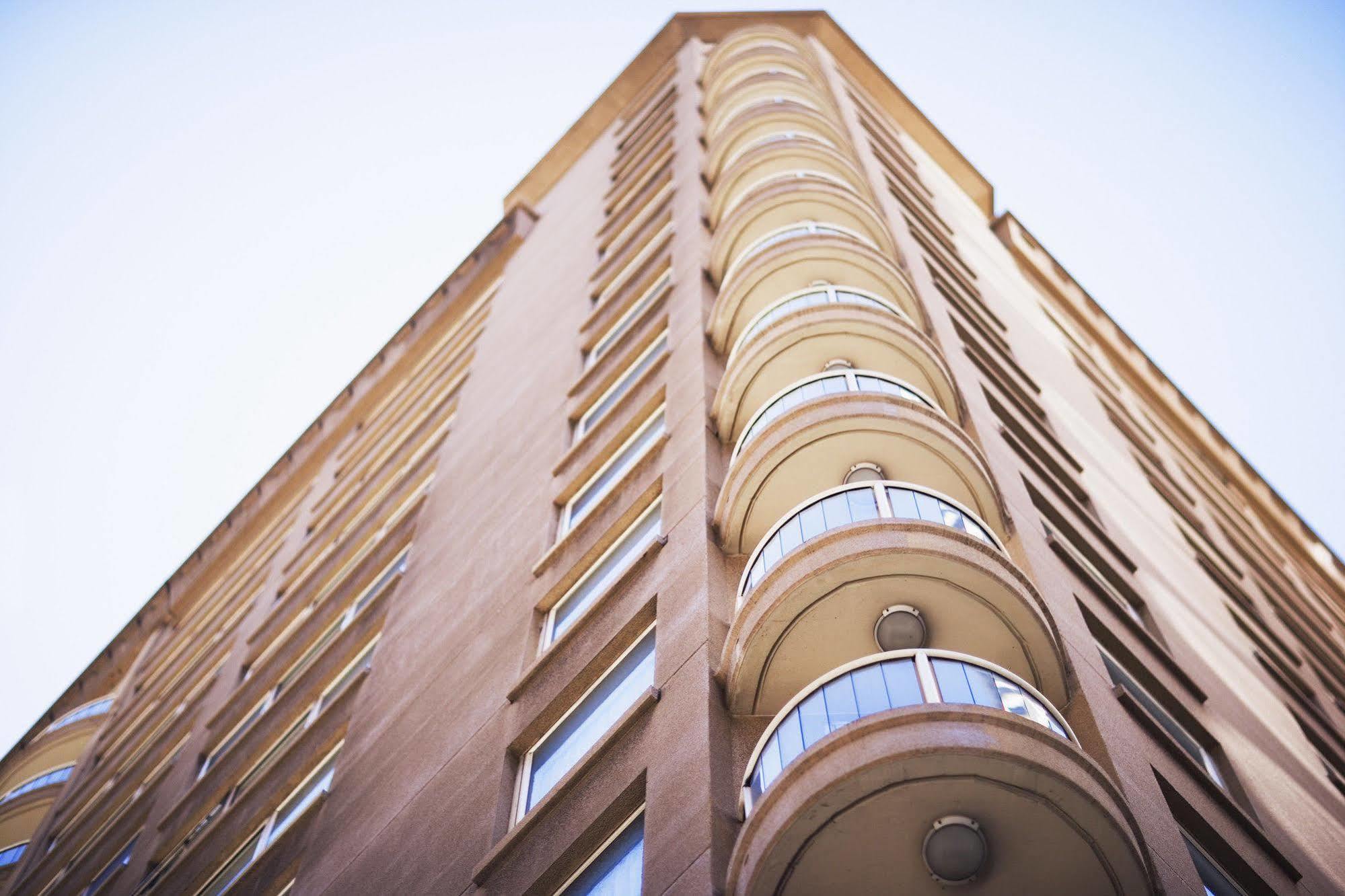 Mantra 2 Bond Street Aparthotel Sydney Exteriör bild